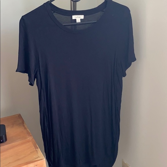 Aritzia Tops - Aritzia black long tee